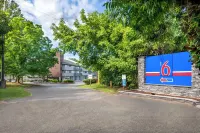 Motel 6 Charlotte, NC - Coliseum - 2-Star