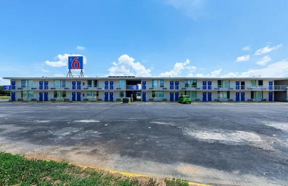 阿肯色範布倫 6 號汽車旅館