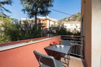 YourHome - Lady Lucy Holiday Home - Holiday Apartments