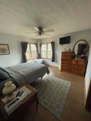 2-Bedroom Vacation Home Minutes Away from Greencastle and Depauw Campus