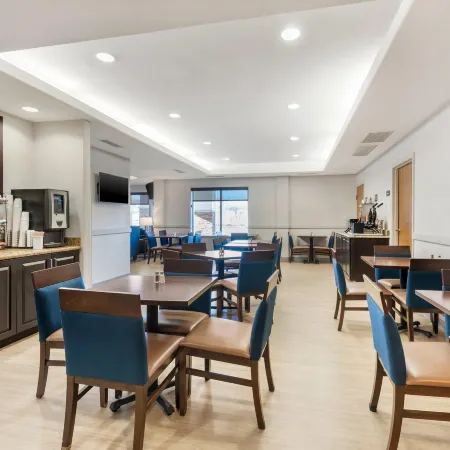 Comfort Inn & Suites