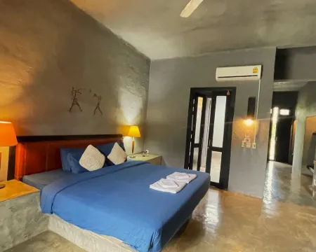 โรงแรมอวตาร มิราเคิลส์ โรงแรมในอำเภอ บ้านไร่