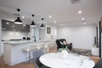 Serene Escape – Near The Vines & Swan Valley