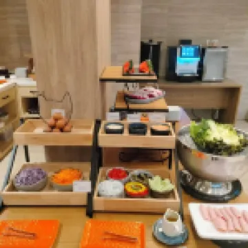 Ramada Tenn Ekamai