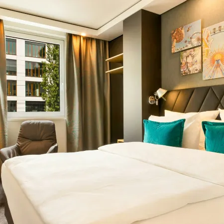 Motel One München-Westend Отели рядом с достопримечательностью «Спортивный комплекс «Audi Доум»»