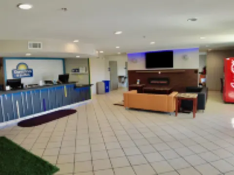 Days Inn & Suites by Wyndham Thibodaux Hotels in Lafourche Parish