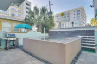 Breezy White Sands House Steps to Gulf Shore!