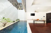 18 Suite Villa Kuta - Private Pool
