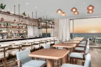 The Hiatus Clearwater Beach, Curio Collection by Hilton - bar