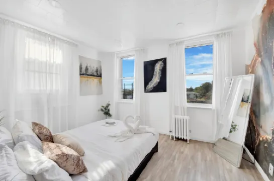 Luxury NY Home 3Br with Easy Parking