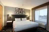 DoubleTree by Hilton Savannah Airport