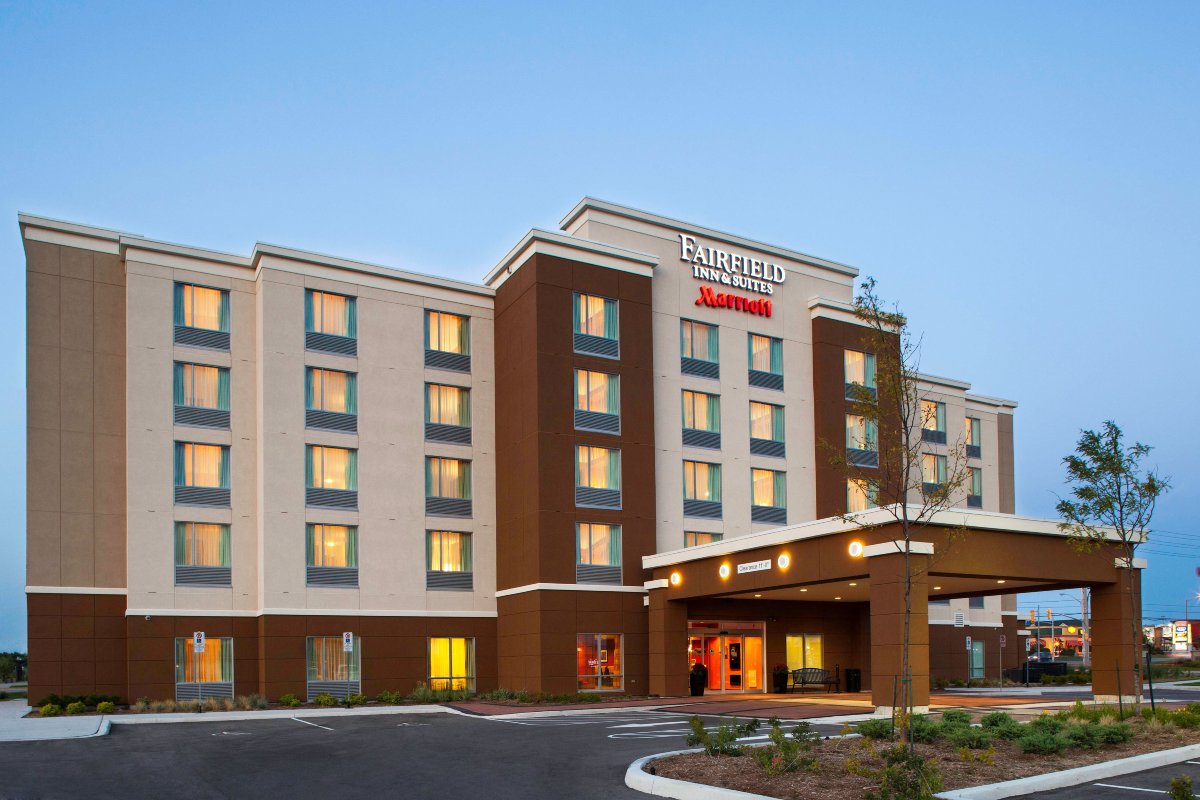 Fairfield Inn & Suites Toronto Mississauga Hotels in Mississauga