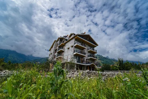 Nazaara - A Luxe Retreat