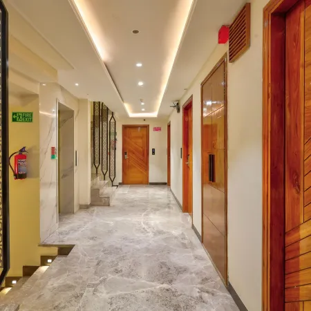 Hotel Kaca Inn - Near New Delhi Railway Station & Connaught Place