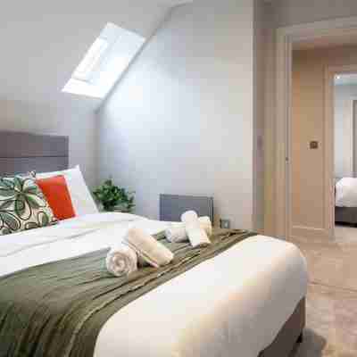 Central Leeds Apartment Near Station - Sleeps 6 Rooms