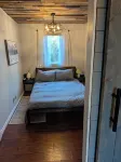 Cozy Cabin in Barss Corner with hot tub. Pet-Friendly!