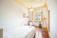 GuestReady - Classical Portuguese Style Family Apt in Bohomeain Alfama - Bungalows