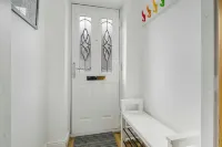 GuestReady - Charming Retreat in Trafford - 4-Star