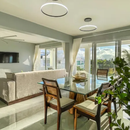 Romantic, oceanfront getaway!