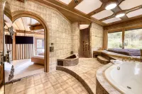 Luxurious and Calm Central Hideaway