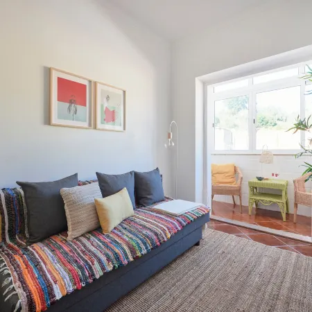 Central & Sunny 2Br Apt Near Beach, by TimeCooler