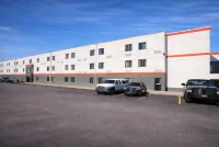 Woodland Inn and Suites Extended Stay - parking