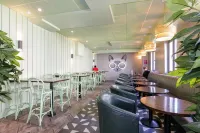 Kinlay Hostel Eyre Square Отели в г. 