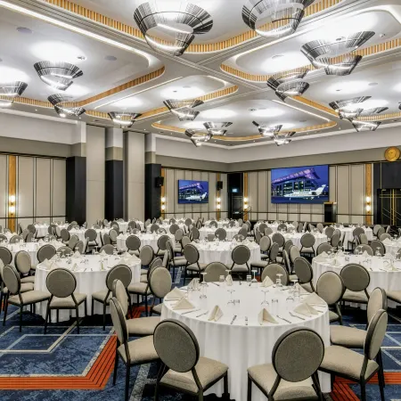 Legend Hotel Lagos Airport, Curio Collection by Hilton