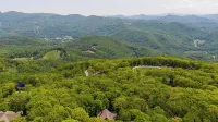 Eagles Landing at Eagles Nest - parking