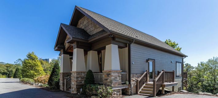 Heart Rock Lodge Hotels in Avery County