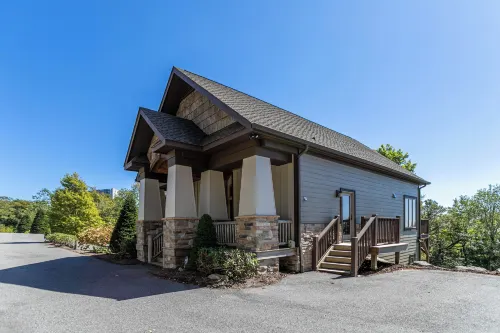 Heart Rock Lodge