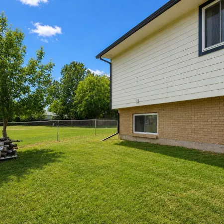 Chimney Park Retreat King Suite + Fenced Yard