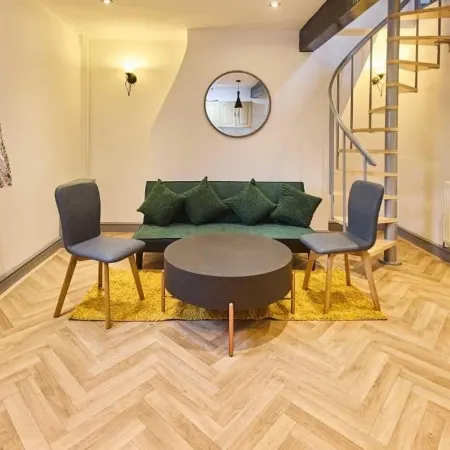 Apartment Sleeps 8 With Wifi