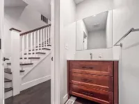 D79 Spacious 5-bedroom house with Roofdeck near Boston! - Wifi