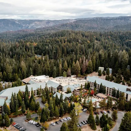 Tenaya Lodge