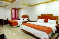 Hotel Chembiyan - Parkplatz