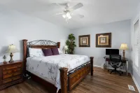 Southern Comfort : Private Pool, Hot Tub, Ocean Views, Elevator, & Walk to Town - Boutique
