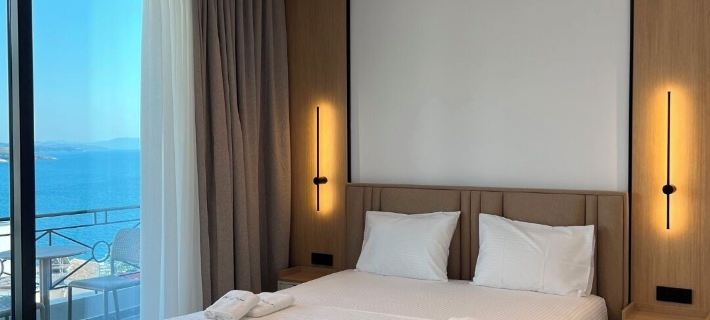 BLUE WAVES Hotels in Saranda