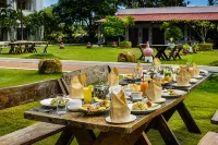 Chariot Beach Resort - breakfast