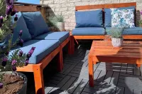 Spacious apartment within walking distance of the beach - WiFi