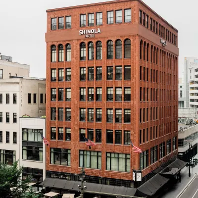 Shinola Hotel Отели рядом с достопримечательностью «Восточный рынок»