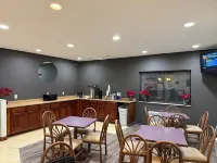 Days Inn by Wyndham Topeka - breakfast