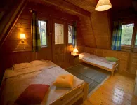 Log House by Lake Tajty, Masurian Lakes Trail - Parkplatz