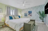 Naples Pool Home Paradise Minutes From the Beach - 3 tähden