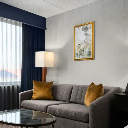 DoubleTree by Hilton Hartford - Bradley Airport