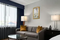 DoubleTree by Hilton Hartford - Bradley Airport - Airport Shuttle