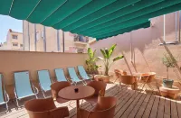 Latroupe Poblenou Beach - Хостел