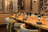 Edgewater Missoula, Tapestry Collection by Hilton - ที่มีบาร์