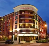 Hampton Inn & Suites Nashville-Downtown - Pet-friendly