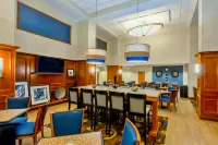 Hampton Inn & Suites ATL-Six Flags - parking